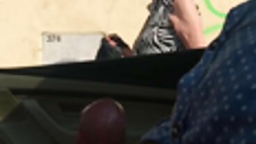 تظهر شقراء MILF Magnifique من جسم رائع في حمام اقوى مواقع سكسي السباحة